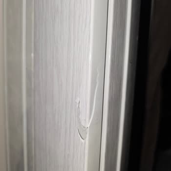 Kırık Kapının Değişimi İçin Süreçte Belirsizlik Ve İletişim Sorunu