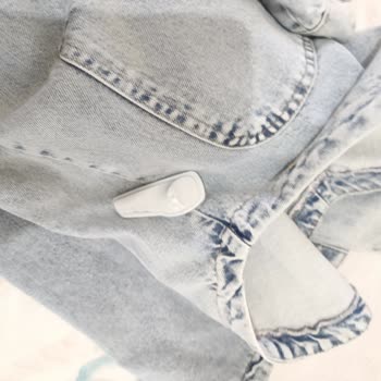 Alarm Etiketi Takılı Jean Ceket Ve Yetersiz Telafi Teklifi