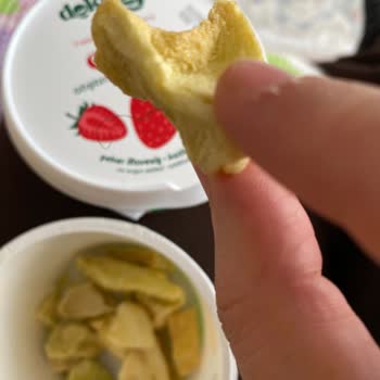 Doku Orijinal Meyve Cipsinde Kıl Kontaminasyonu Ve Hijyen İhlali