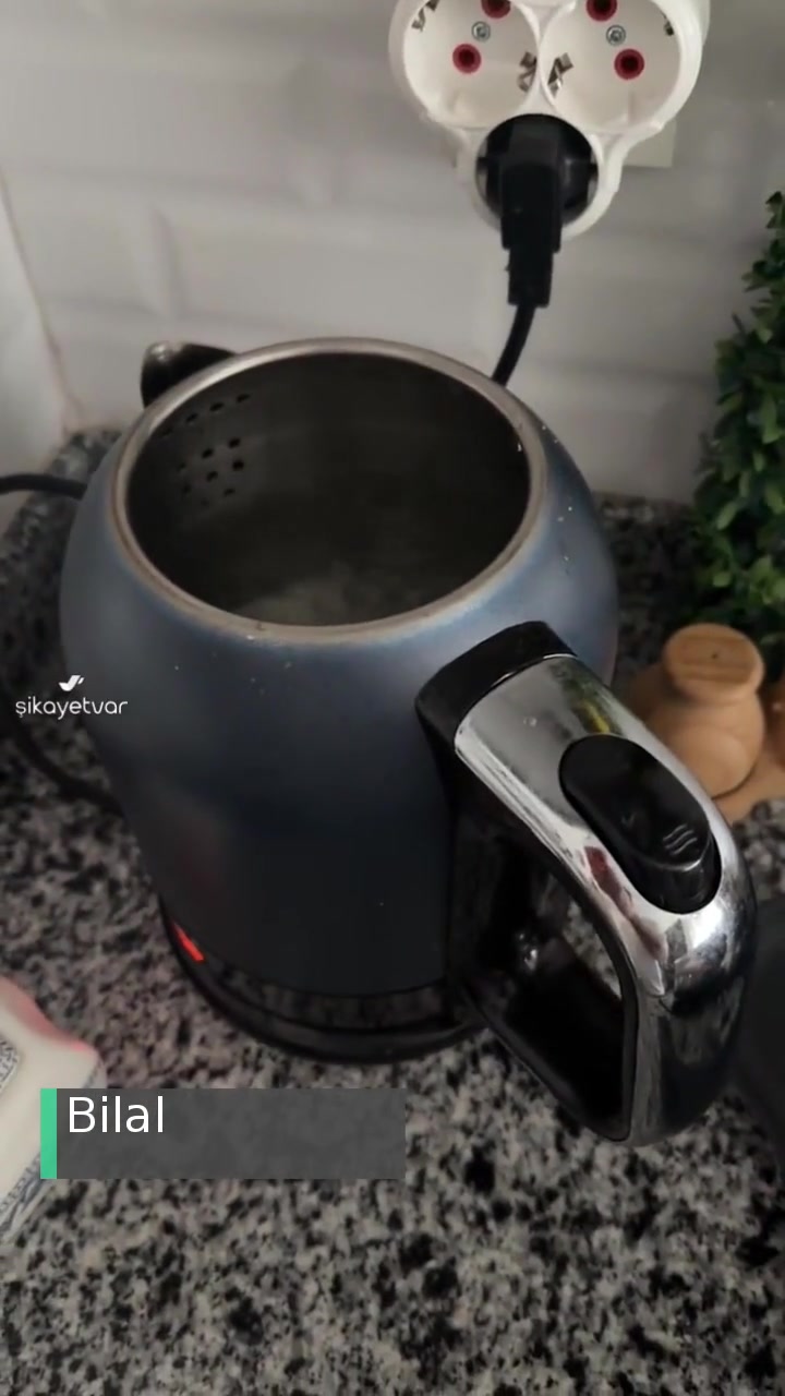 Korkmaz Çaycı Kaynayınca Atmıyor! videonun kapak resmi
