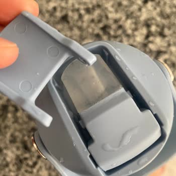 Tantitoni Termosunun Kapağı Kırıldı Ve Su Sızdırıyor