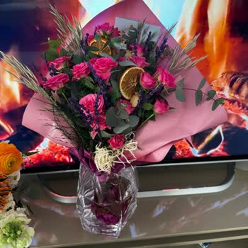 Gönderilen Çiçek Buketi Görselden Farklı Ve Yanıltıcı Onay Fotoğrafı