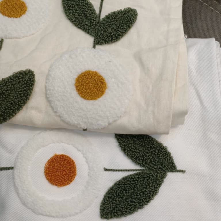 Yanlış Renk Yastık Kılıfları Ve Eksik Şömine Yakıtı İçin Acil Çözüm Talebi