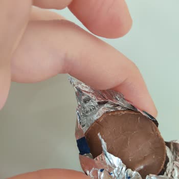 Ülker Çikolatasında Kıl Bulunması Müşteri Güvenini Sarsıyor