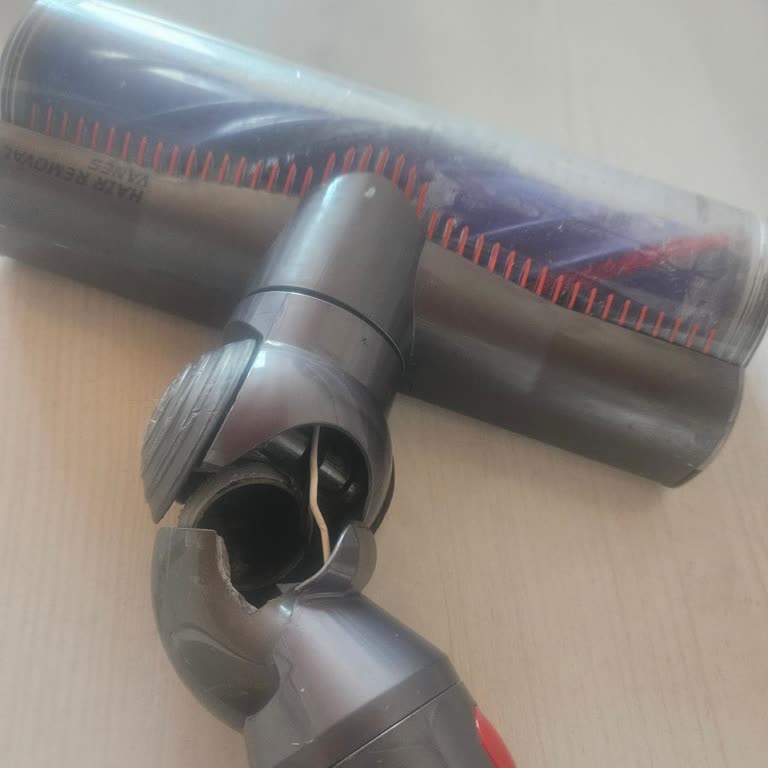Dyson V10 Absolute Halı Başlığının Tekrar Kırılması Ve Ücretsiz Değişim Talebi