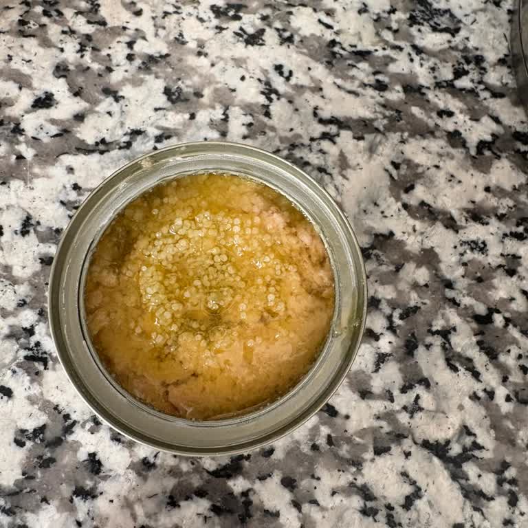 Dardanel Zeytinyağlı Ton Balığında Görülen Sararma Ve Nokta Oluşumları Hakkında Şikayet