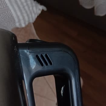 Pierre Cardin Çelik Çay Makinesinin Aşırı Isınan Tutma Yerinden İade Talebi