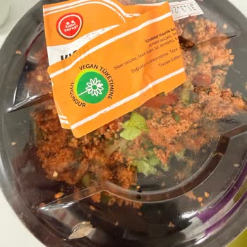 Simit Sarayı'ndan Kısırda Salyangoz Çıktı: Hijyen İhlali Ve Uzun Bekleme Süreci