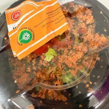 Simit Sarayı'ndan Kısırda Salyangoz Çıktı: Hijyen İhlali Ve Uzun Bekleme Süreci