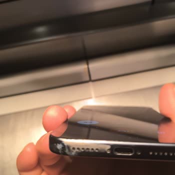 İPhone 17 Pro Max Boya Soyulması Nedeniyle Değişim Talebi