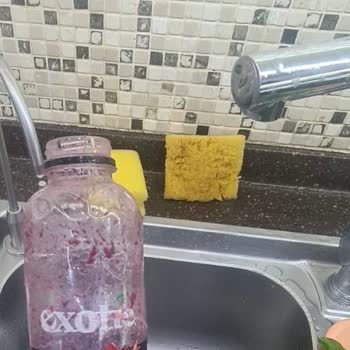 Patlayan Nar Suyu Göz Yanığı Ve Sağlık Riskleri