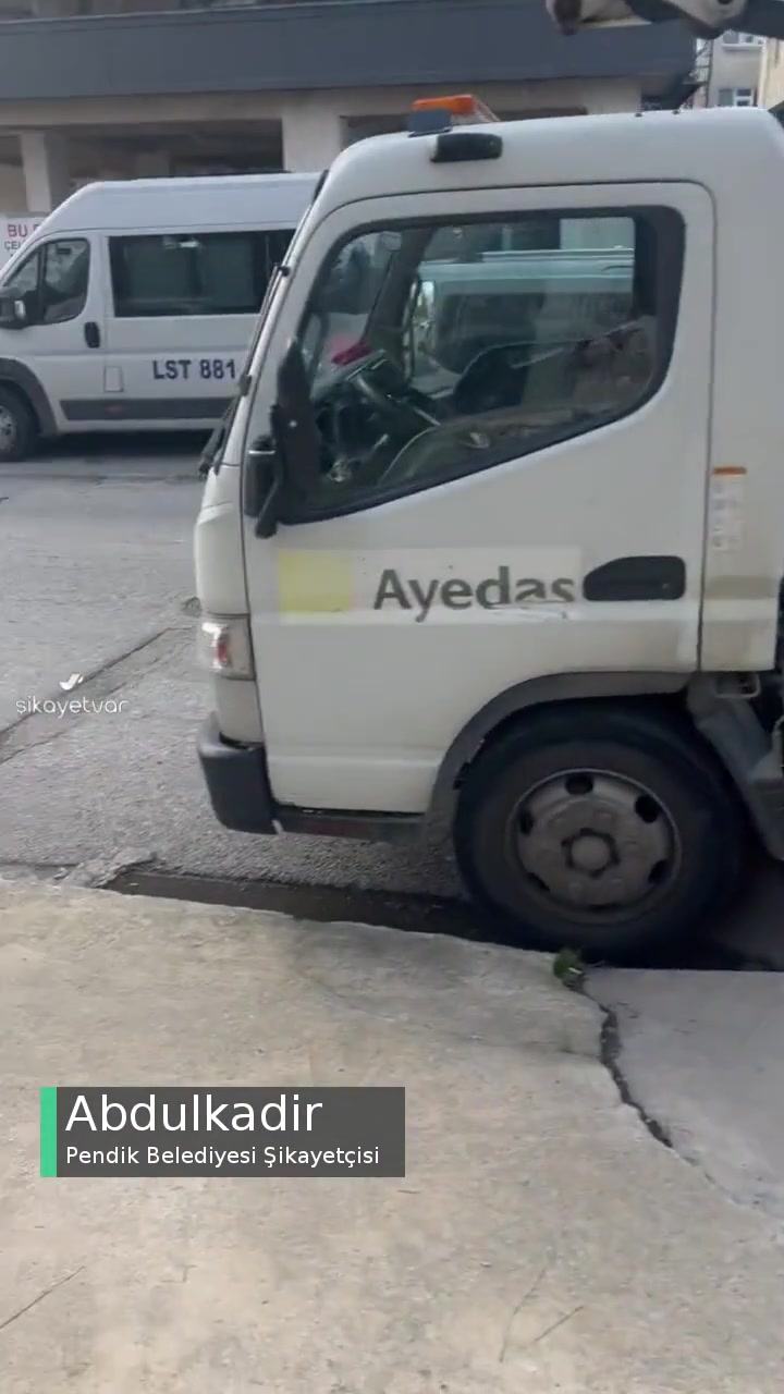 Pendik Belediyesi Yoldaki Çukuru Tamir Et! videonun kapak resmi