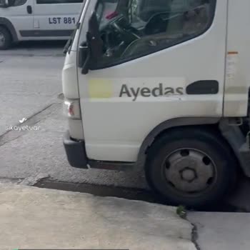 Pendik Belediyesi Yoldaki Çukuru Tamir Et!