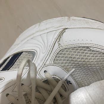 FLO Mağazasındaki Reebok Ayakkabısının 10 Ayda Yıpranması Ve Değişim Reddi