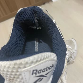 FLO Mağazasındaki Reebok Ayakkabısının 10 Ayda Yıpranması Ve Değişim Reddi