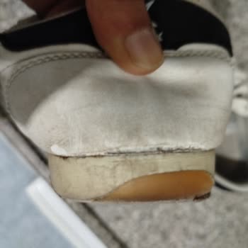 Kısa Sürede Çatlayan Ayakkabıda Üretim Hatası İddiası Ve Değişim Talebi