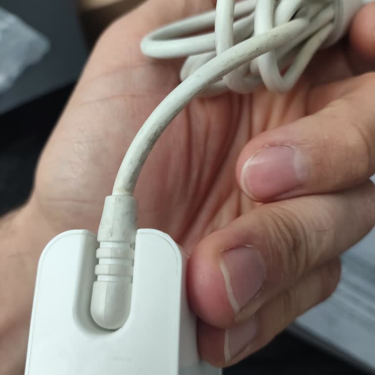 Sıfır Dediği Laptop Kullanılmış Ve Garanti Süresi Dolmuş: İdefix'ten İade Reddi