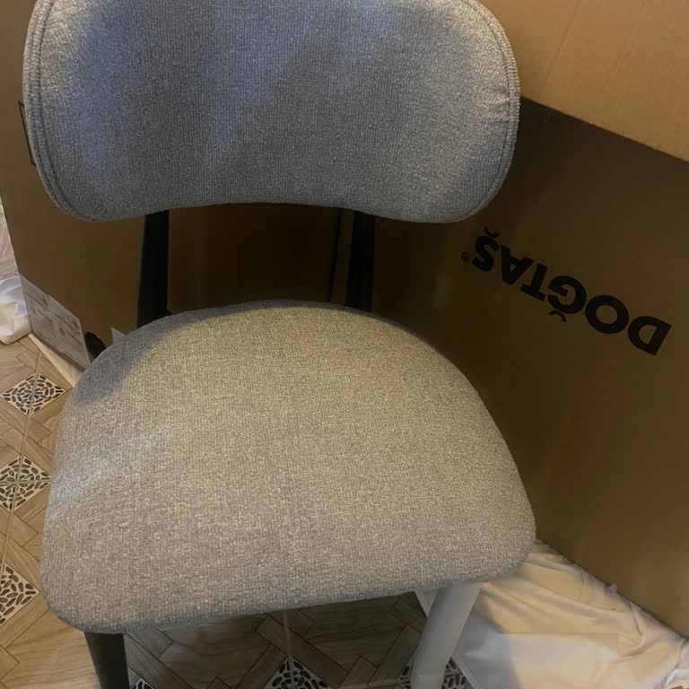 Yanlış Renkli Sandalye Gönderimi Ve İade Sürecindeki Gecikme