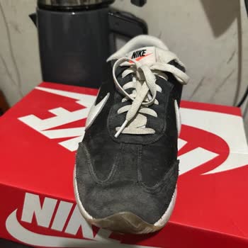 In Street Nike Ayakkabım Üç Ay Sonra Yırtıldı, Mağaza Müşteri Hatası Dedi