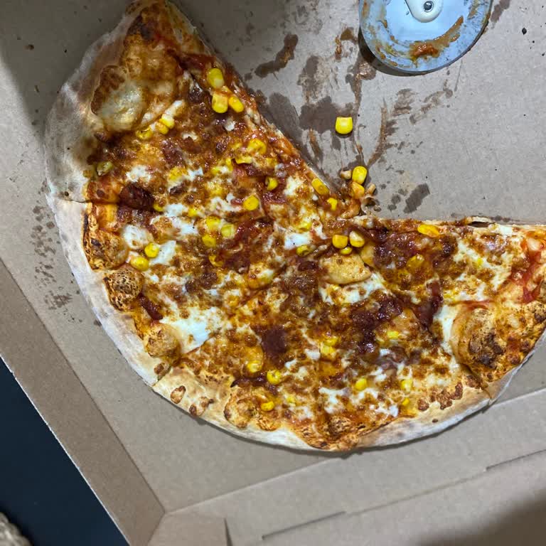 Yanlış Pizza Ve Agresif Personel Şikayeti