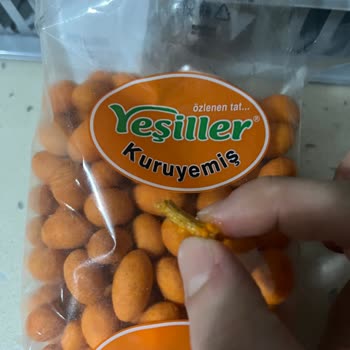 Yeşiller Turuncu Soslu Fıstığındaki Sert Yabancı Cisim Ve Çocuk Güvenliği Endişesi