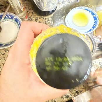 Exotic Portakal Nar Suyu Açıldığında Patlama Sesi Ve Aşırı Kötü Koku