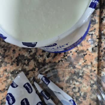 A101 Konak Kapılar Şubesinde Süresi Geçmiş Ve Küflü Yoğurt Satışı