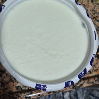 A101 Konak Kapılar Şubesinde Süresi Geçmiş Ve Küflü Yoğurt Satışı