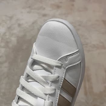 Üç Saatte Kırılan Adidas Ayakkabı İçin Değişim Ve İade Talebi