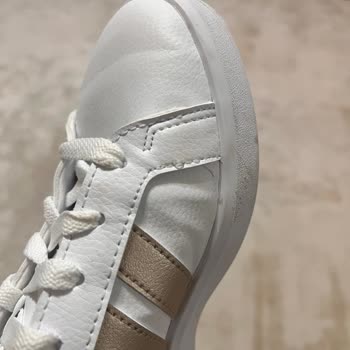 Üç Saatte Kırılan Adidas Ayakkabı İçin Değişim Ve İade Talebi
