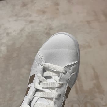 Üç Saatte Kırılan Adidas Ayakkabı İçin Değişim Ve İade Talebi