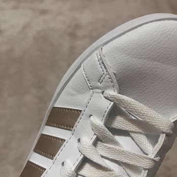 Üç Saatte Kırılan Adidas Ayakkabı İçin Değişim Ve İade Talebi