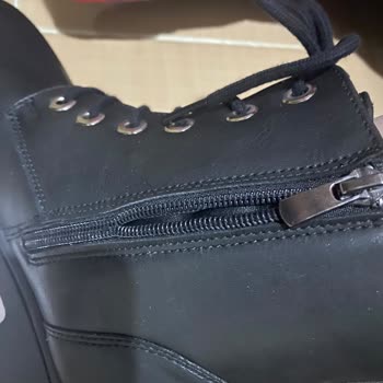 Sağ Fermuar Çalışmıyor Ve Deri Dökülmesi Nedeniyle Bot İadesi Talebi