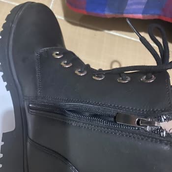 Sağ Fermuar Çalışmıyor Ve Deri Dökülmesi Nedeniyle Bot İadesi Talebi