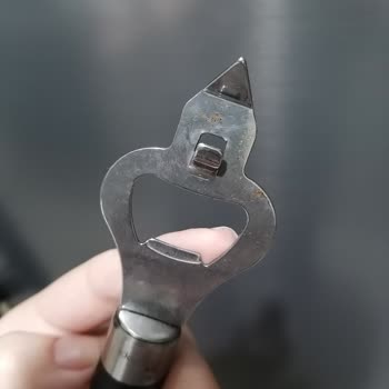 Mudo Concept Handy Şişe Açacağı %100 Paslanmaz Çelik Olmasına Rağmen Kısa Sürede Paslandı