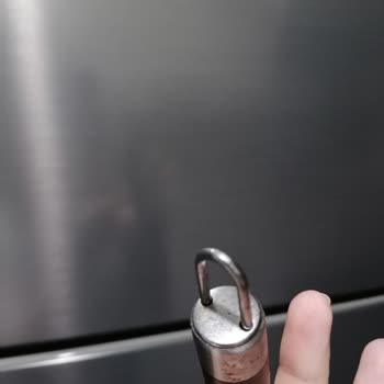 Mudo Concept Handy Şişe Açacağı %100 Paslanmaz Çelik Olmasına Rağmen Kısa Sürede Paslandı