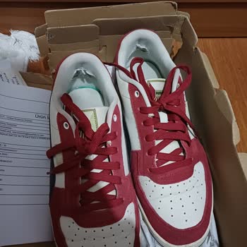 Puma Ayakkabısında Topuk Deformasyonu Ve Boya Atması Nedeniyle Ürün Değişimi Talebi