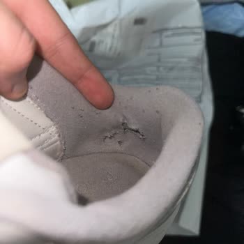 Adidas Ayakkabıda Tekrarlanan Üretim Hatası Ve Kullanıcı Hatası İddiaları