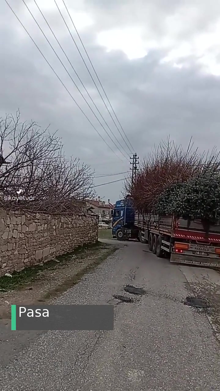 Konya Büyükşehir Belediyesi Telefon Direkleri Üzerimize Yıkılacak! videonun kapak resmi