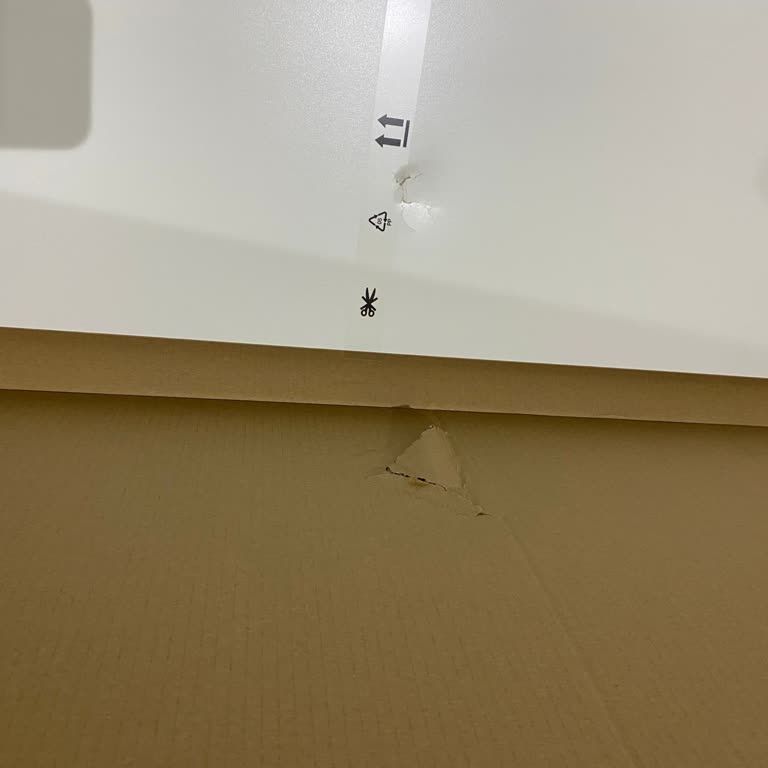 Horoz Lojistik'in Hasarlı IKEA Gardırop Teslimatı Ve Ücretsiz Değişim Talebi