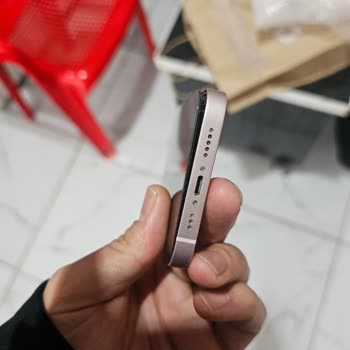 Apple İPhone 13 Ekran Şişmesi Ve Isınma Nedeniyle Ücretsiz Değişim Talebi