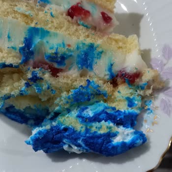 Lezzeti Şah Pastanesi Gıda Boyası Değdiği Yerden Çıkmıyor