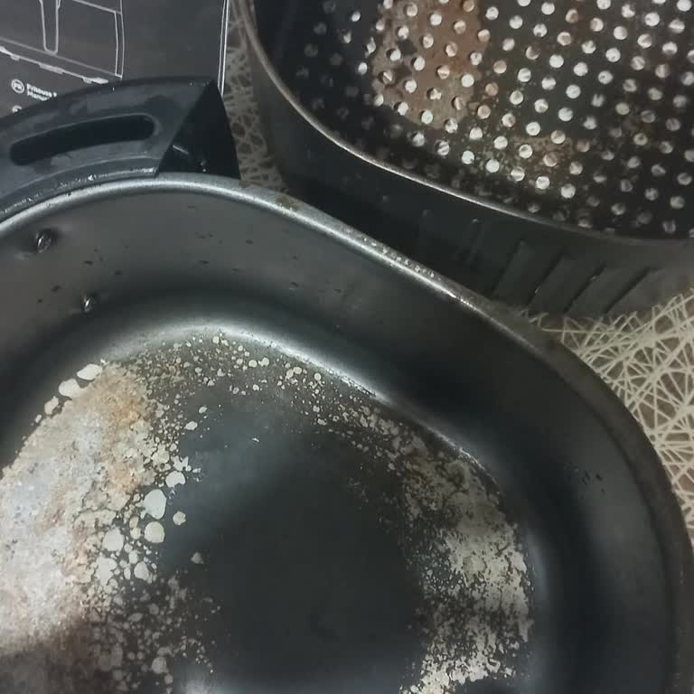 Kumtel Airfryer İç Ve Dış Haznenin Soyulması Ve Garanti Talebi