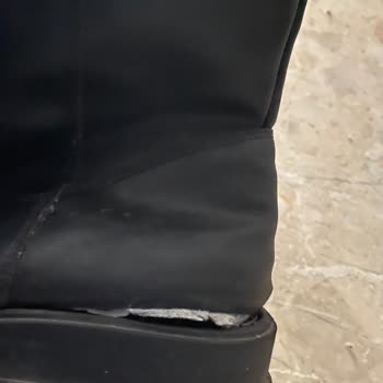 Derimod Online Satın Alınan Botta Üretim Hatası Ve Mağaza İlgisizliği