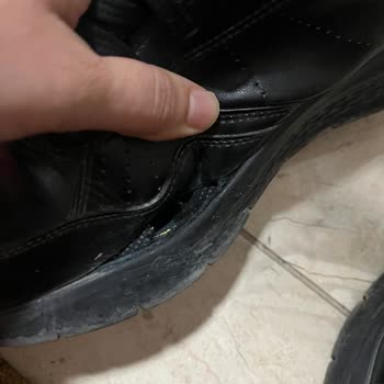 Skechers Ayakkabısı Kısa Sürede Yırtıldı, Değişim Gerekiyor