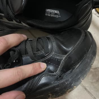 Skechers Ayakkabısı Kısa Sürede Yırtıldı, Değişim Gerekiyor