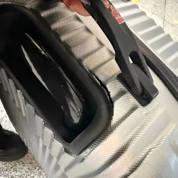 Ajet Uçuşunda Hasarlı Bagaj Ve Tazminat Talebi