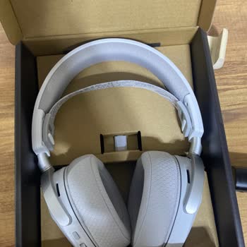 Eksik Aksesuar Ve Hasarlı Ürün Nedeniyle İade Reddedildi, Müşteri Hizmetleri İletişimsiz