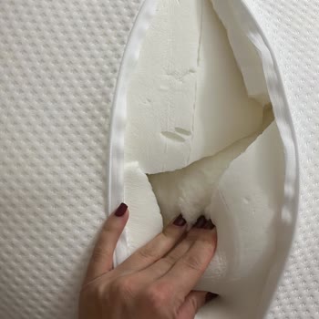 İlk Yıkamada Bozulan Ortopedik Yastık Değişim Talebi