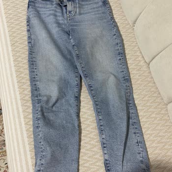 Denim Pantolon Renk Solması Ve Fazla Esneme, Mağaza Personelinin Tutumu Hayal Kırıklığı Yaratıyor